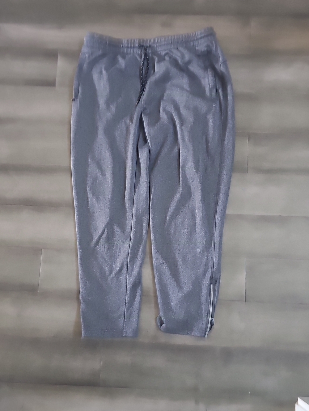 Old Navy Men's Light Gray Drawstring Joggers